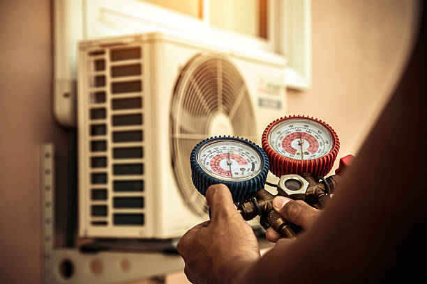 Professional Hvac Installation technician working in Catasauqua, PA